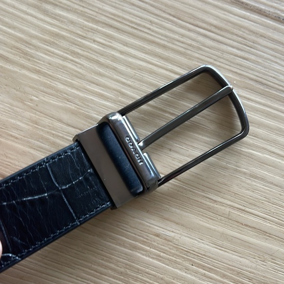 •Coach• Leather Belt - Picture 2 of 5